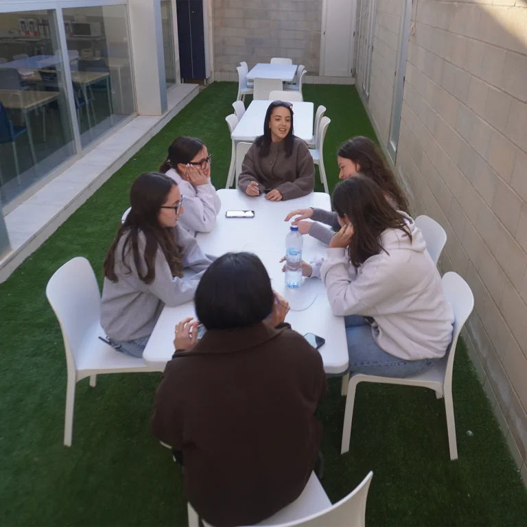 comedor_patio_instalaciones_ceam_tabarca